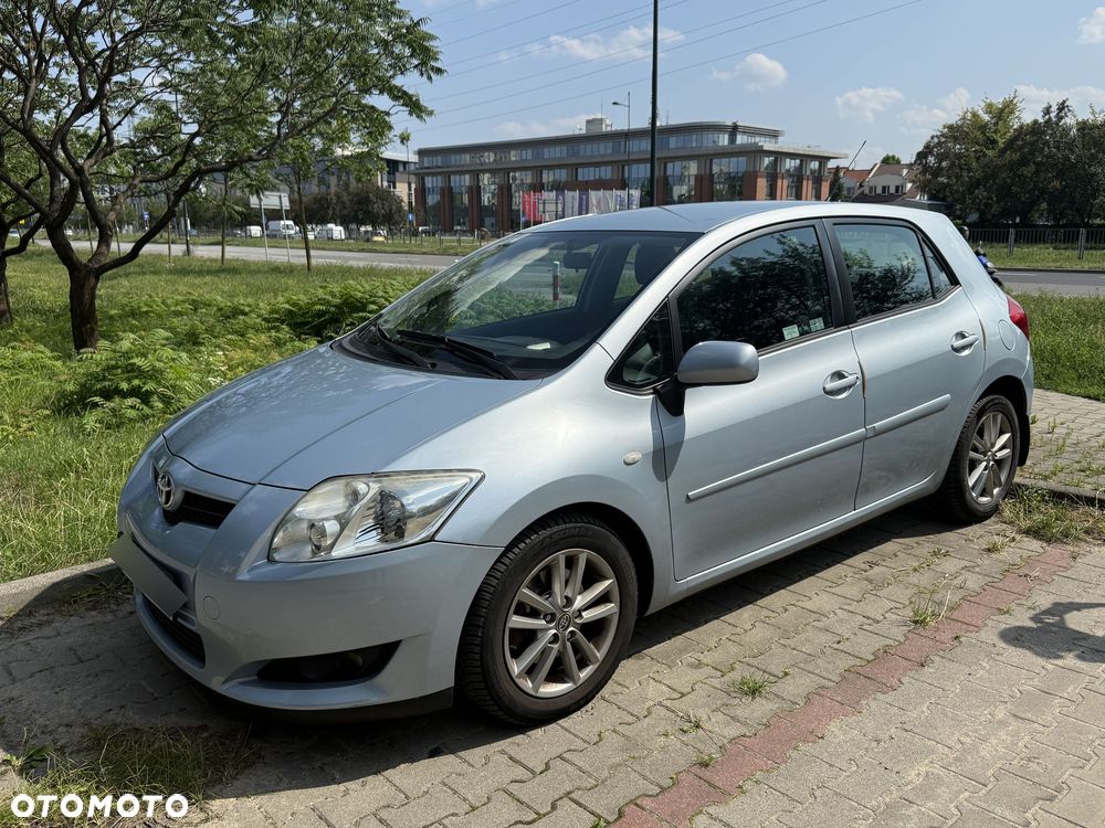 Toyota Auris 2.0 D-4D Luna - 1