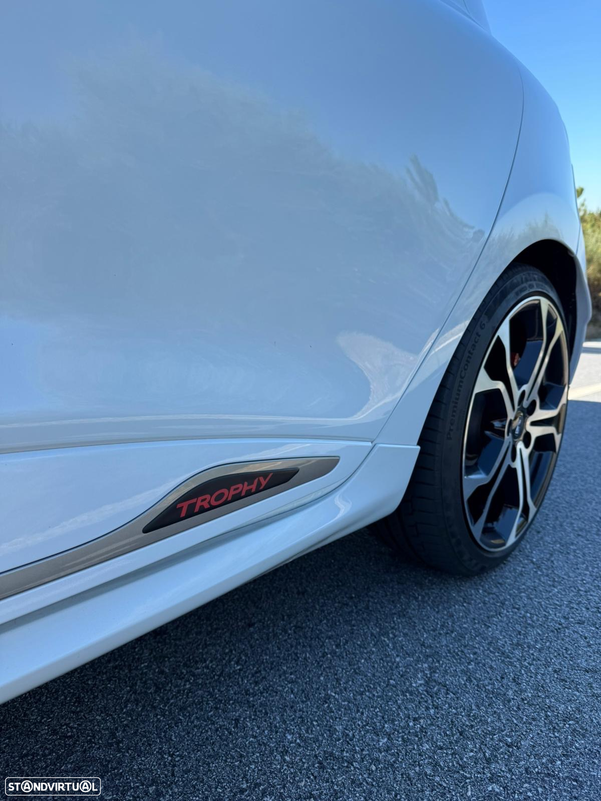 Renault Clio 1.6 T RS Trophy EDC - 21