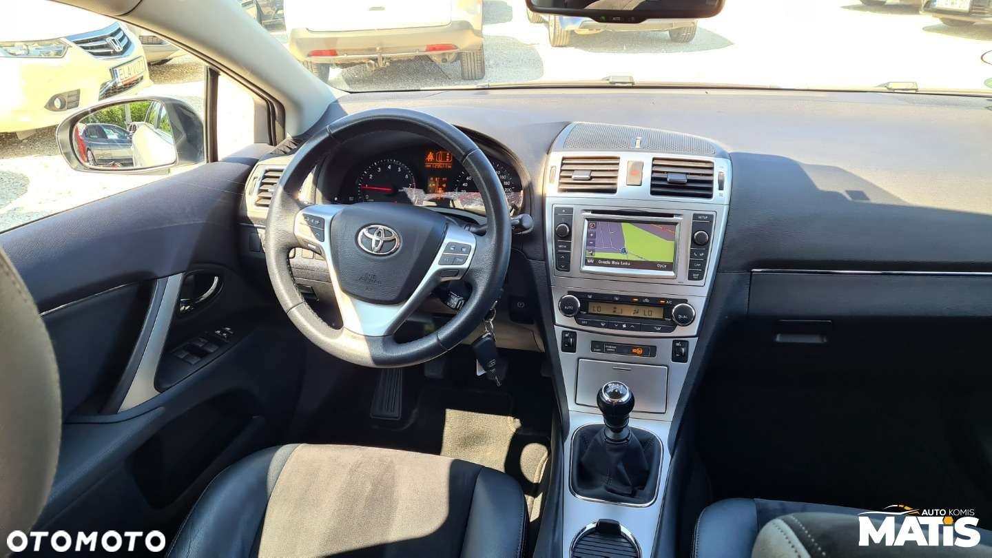 Toyota Avensis - 33