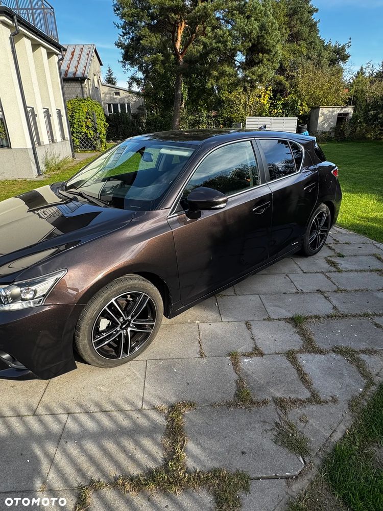Lexus CT - 16
