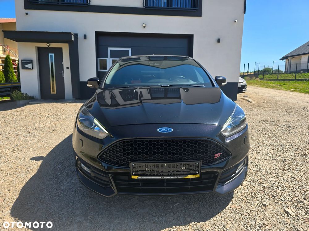 Ford Focus 2.0 EcoBoost ST mit Leder-Exclusiv-Paket - 4