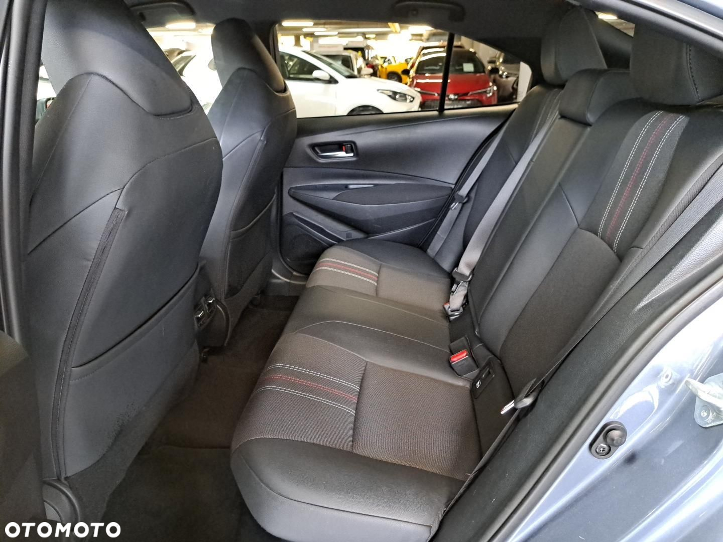 Toyota Corolla - 10