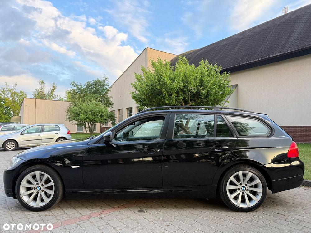 BMW Seria 3 320i - 11