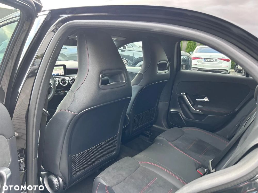 Mercedes-Benz Klasa A 200 AMG Line 7G-DCT - 33