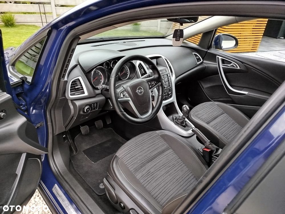 Opel Astra 1.4 Turbo 150 Jahre - 21