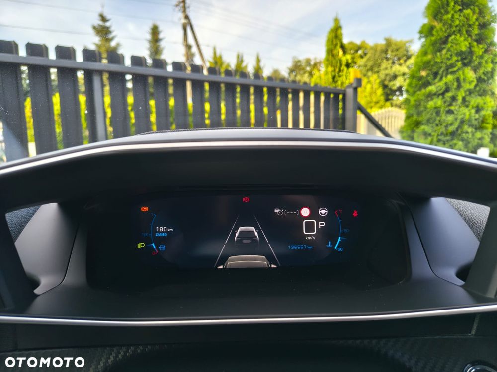Peugeot 2008 1.5 BlueHDi Allure S&S EAT8 - 29