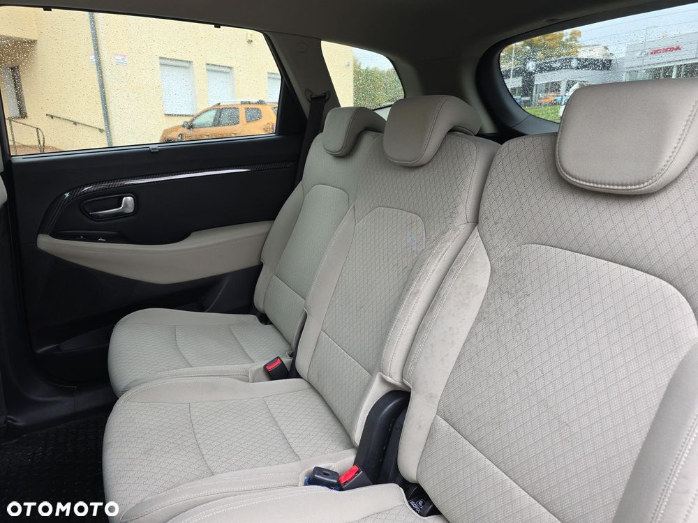 Kia Carens 1.7 CRDi Business Line - 16