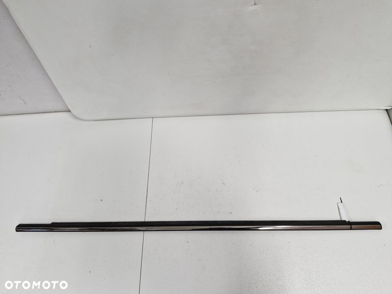 fiat 500 07- listwa zgarniająca drzwi prawa chrom - 1