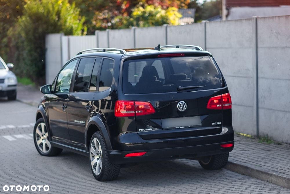 Volkswagen Touran 2.0 TDI DPF Cross DSG - 12