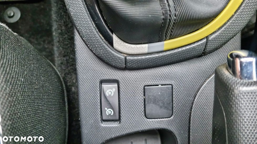 Renault Clio 1.2 16V 75 TomTom Edition - 16