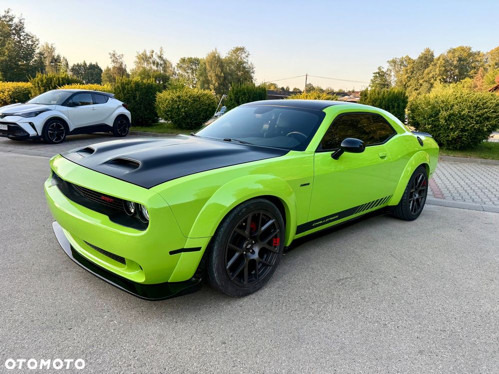 Dodge Challenger - 2