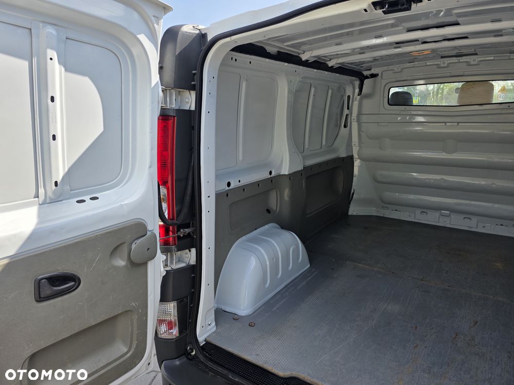 Opel Vivaro - 11