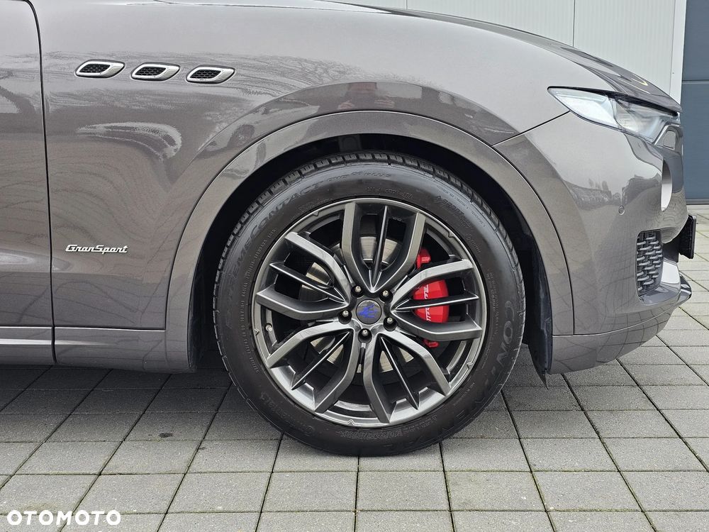 Maserati Levante - 12