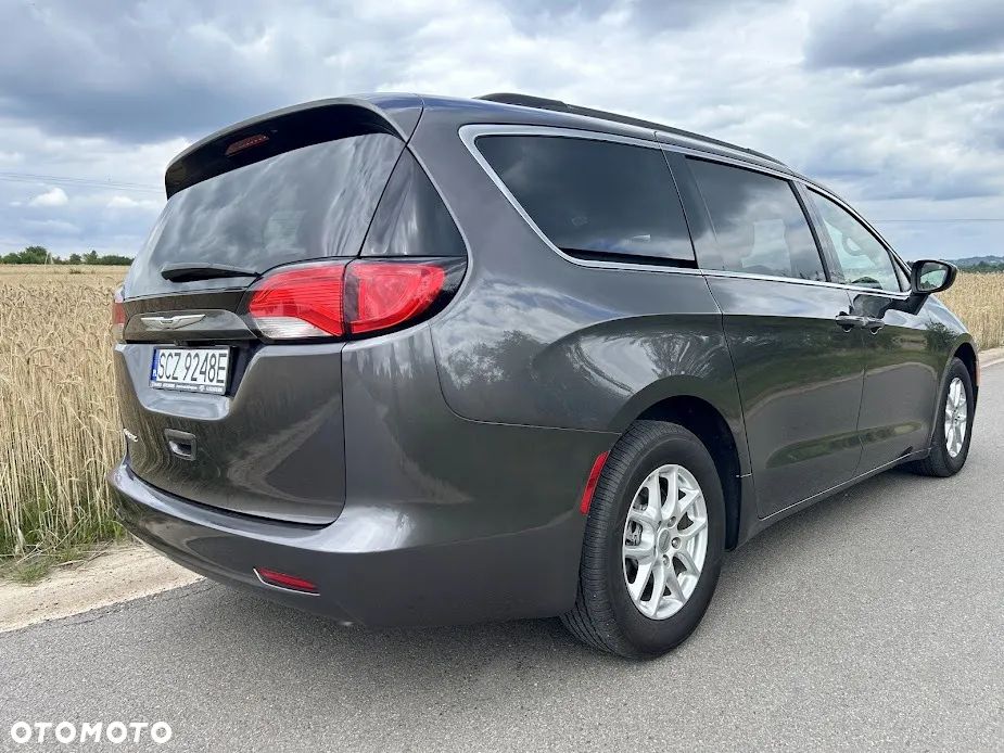 Chrysler Pacifica - 16