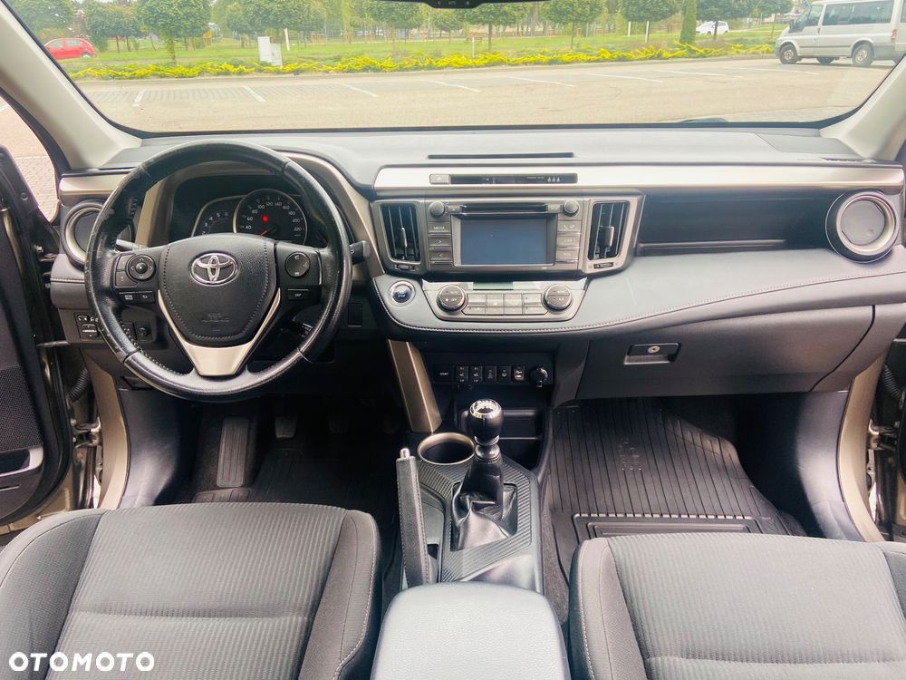 Toyota RAV4 2.0 D-4D Premium 4x2 - 11