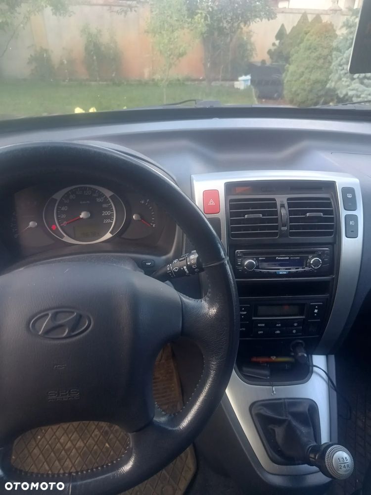 Hyundai Tucson 2.0 Comfort 2WD - 10