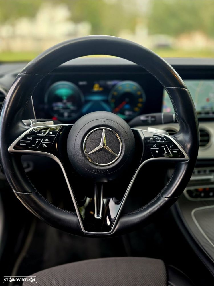 Mercedes-Benz E 300 — fotografia 15