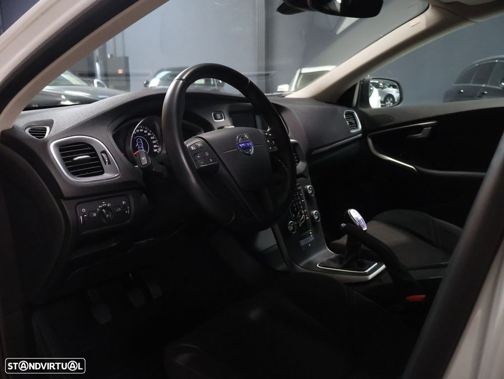 Volvo V40 1.6 D2 Momentum - 6