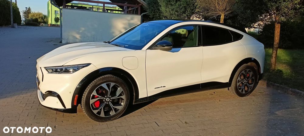 Ford Mustang Mach-E AWD PREMIUM - 23
