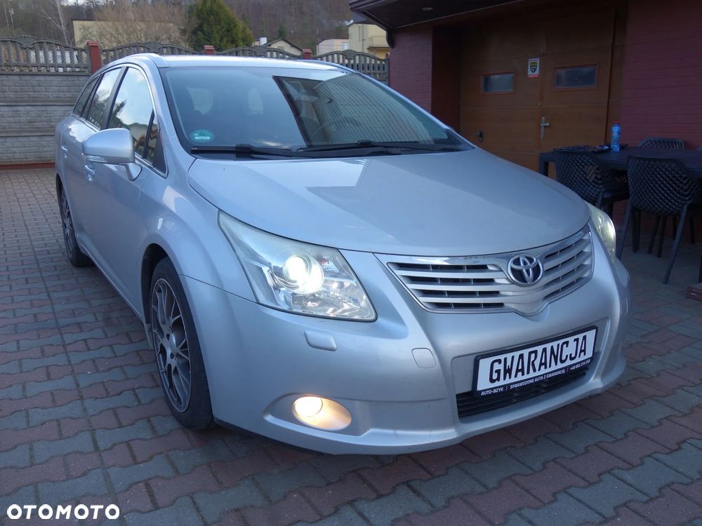 Toyota Avensis 1.8 Comfort - 1