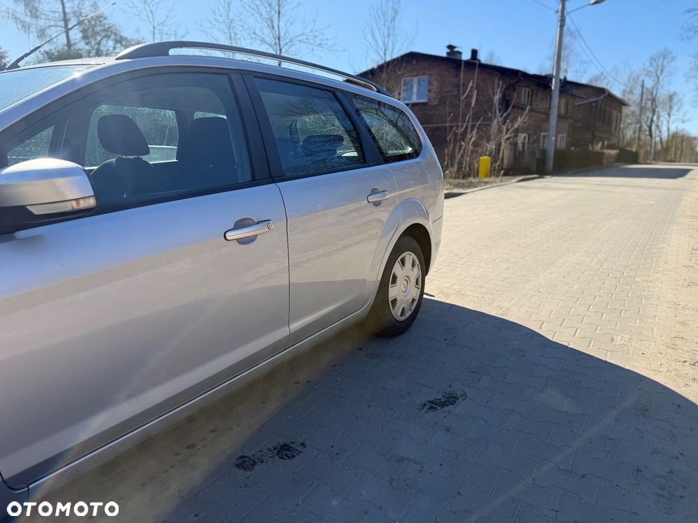Ford Focus SW 1.6 TDCi DPF Silver Magic - 8