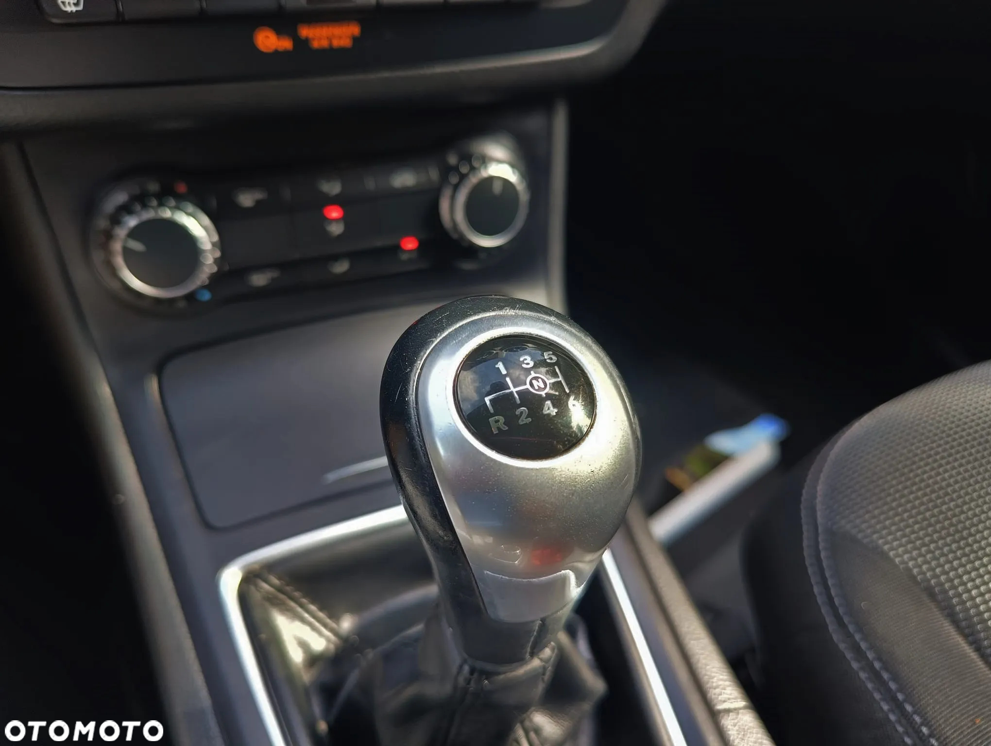 Mercedes-Benz Klasa B 180 (BlueEFFICIENCY) - 23