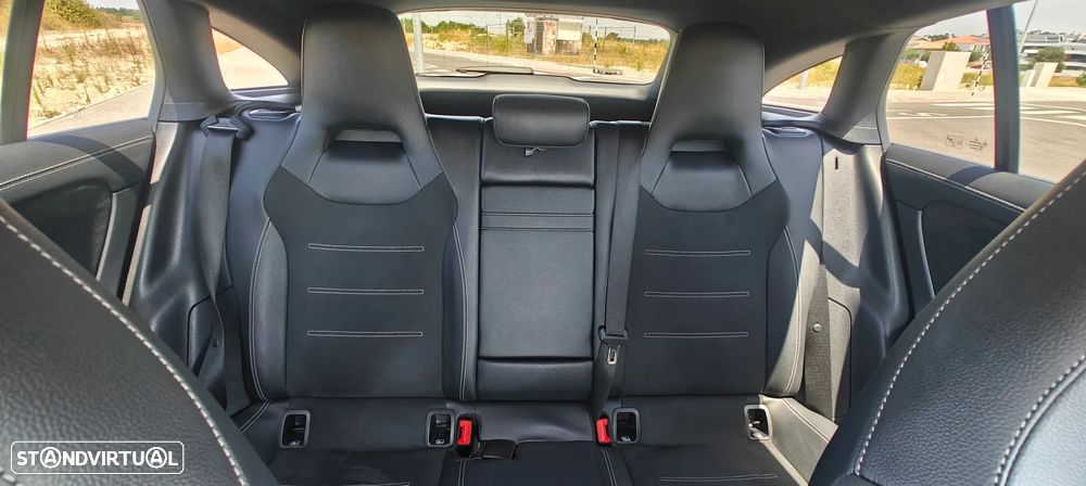 Mercedes-Benz CLA 250 e AMG Line - 14