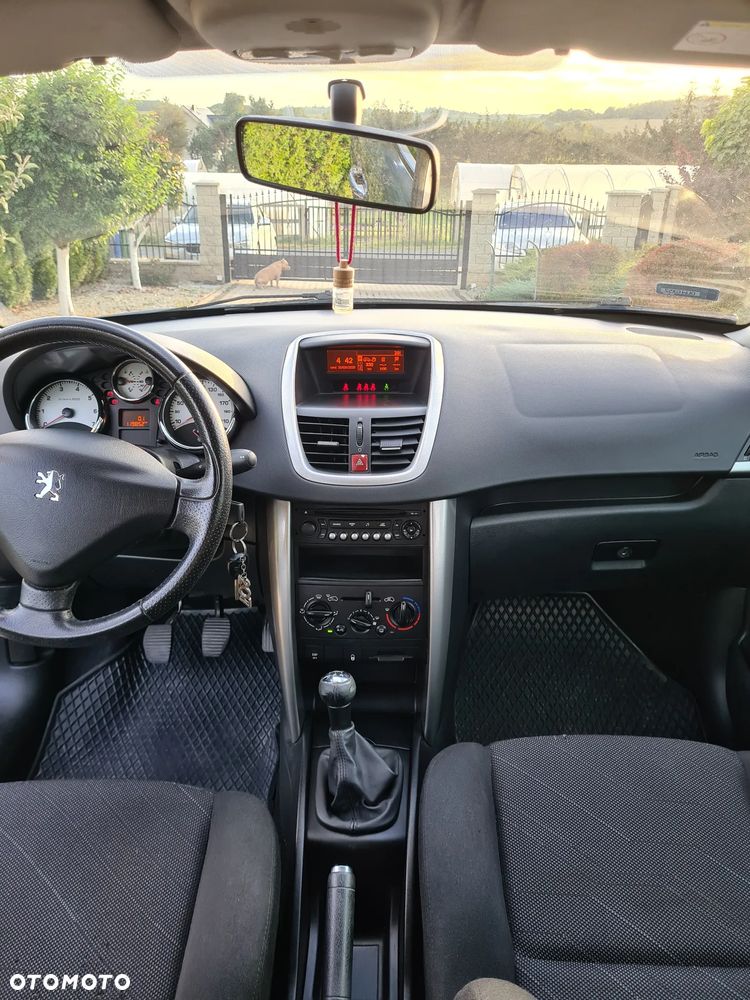 Peugeot 207 - 16