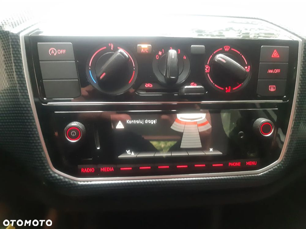 Volkswagen up! Active - 26