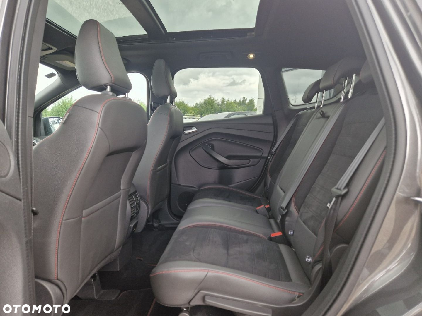 Ford Kuga 1.5 EcoBoost 2x4 ST-Line - 8