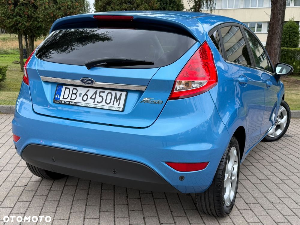 Ford Fiesta - 25