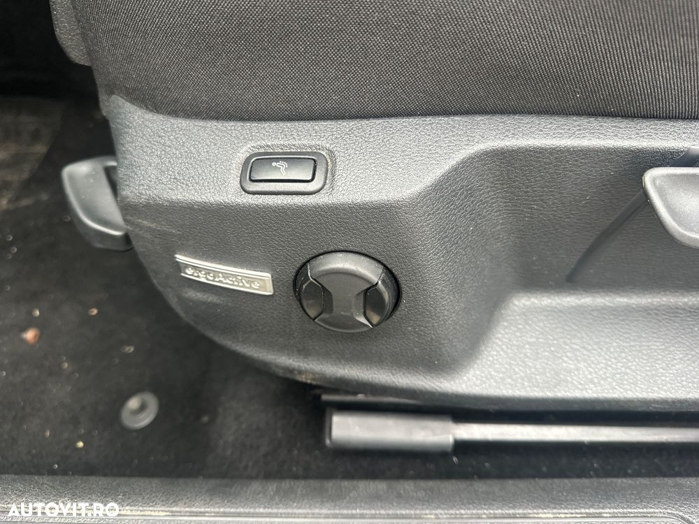 Volkswagen Golf - 22