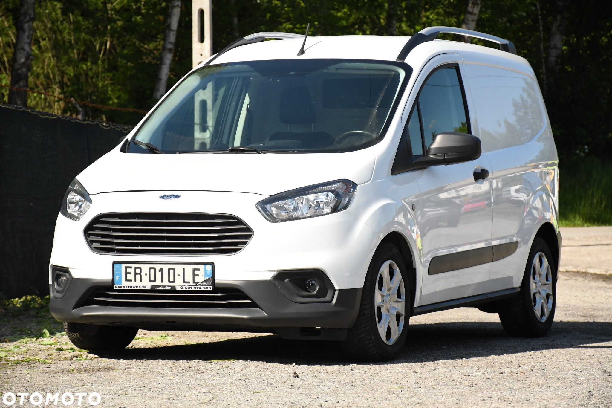 Ford Transit Courier - 8