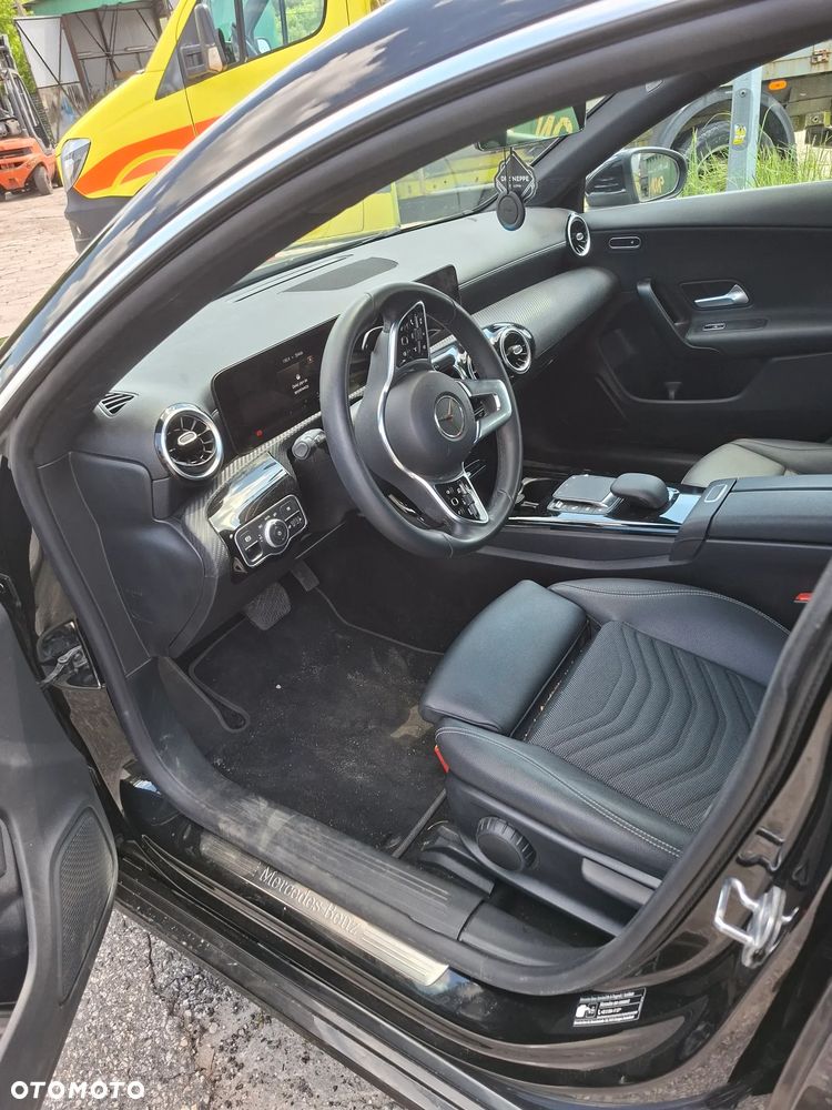 Mercedes-Benz CLA 180 d 8G-DCT Special Edition - 3
