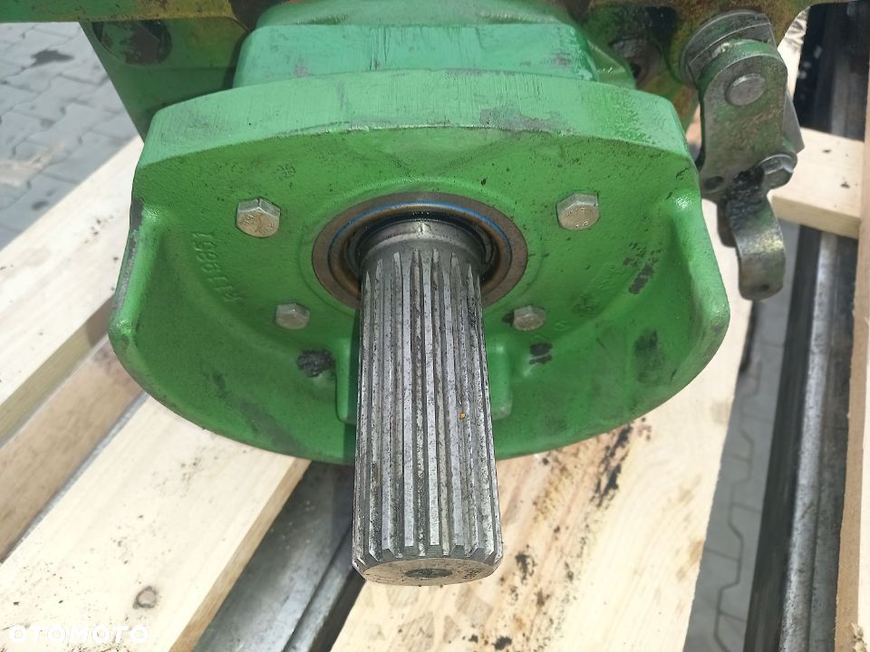 Przystawka przedniego napędu wałek RE47386 RE47384 R95449 John Deere 7600 7700 7800 - 14