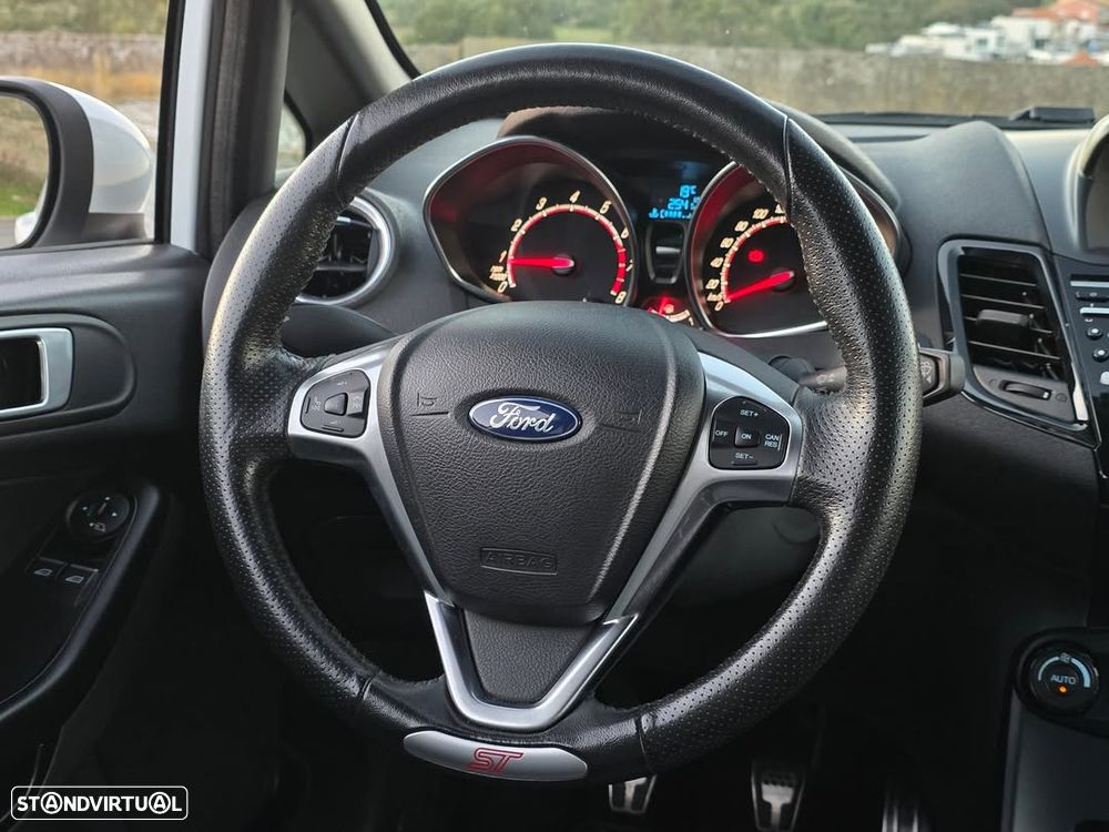 Ford Fiesta 1.6 EcoBoost c/ Pack Pele Desportiva ST - 9
