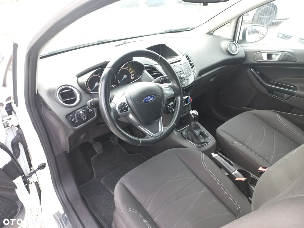 Ford Fiesta 1.25 Ambiente - 22