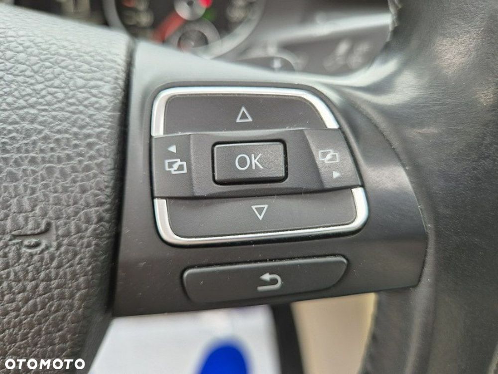 Volkswagen Passat - 21