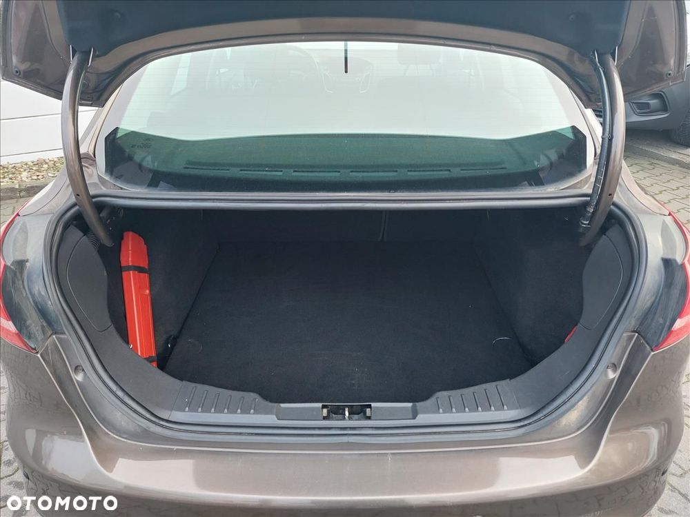 Ford Focus 1.6 Trend - 18