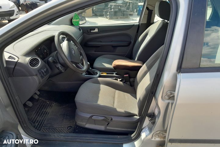 Dezmembrez Ford Focus 2 [2004 - 2008] Hatchback 5-usi 1.8 TDCi MT (11 - 5
