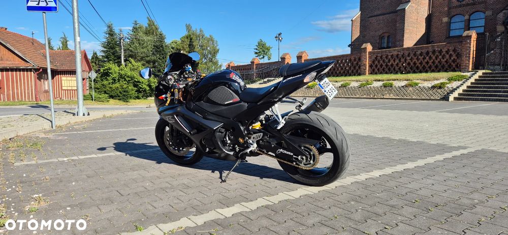 Suzuki GSX-R - 10
