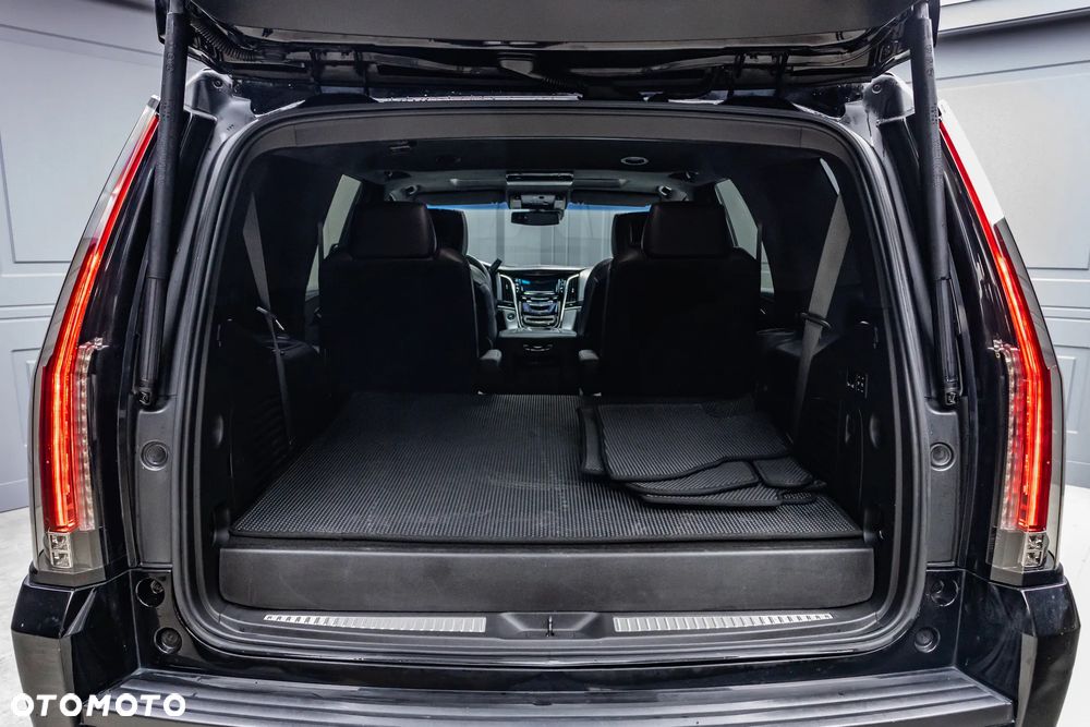 Cadillac Escalade 6.2 V8 AWD AT Platinum - 38