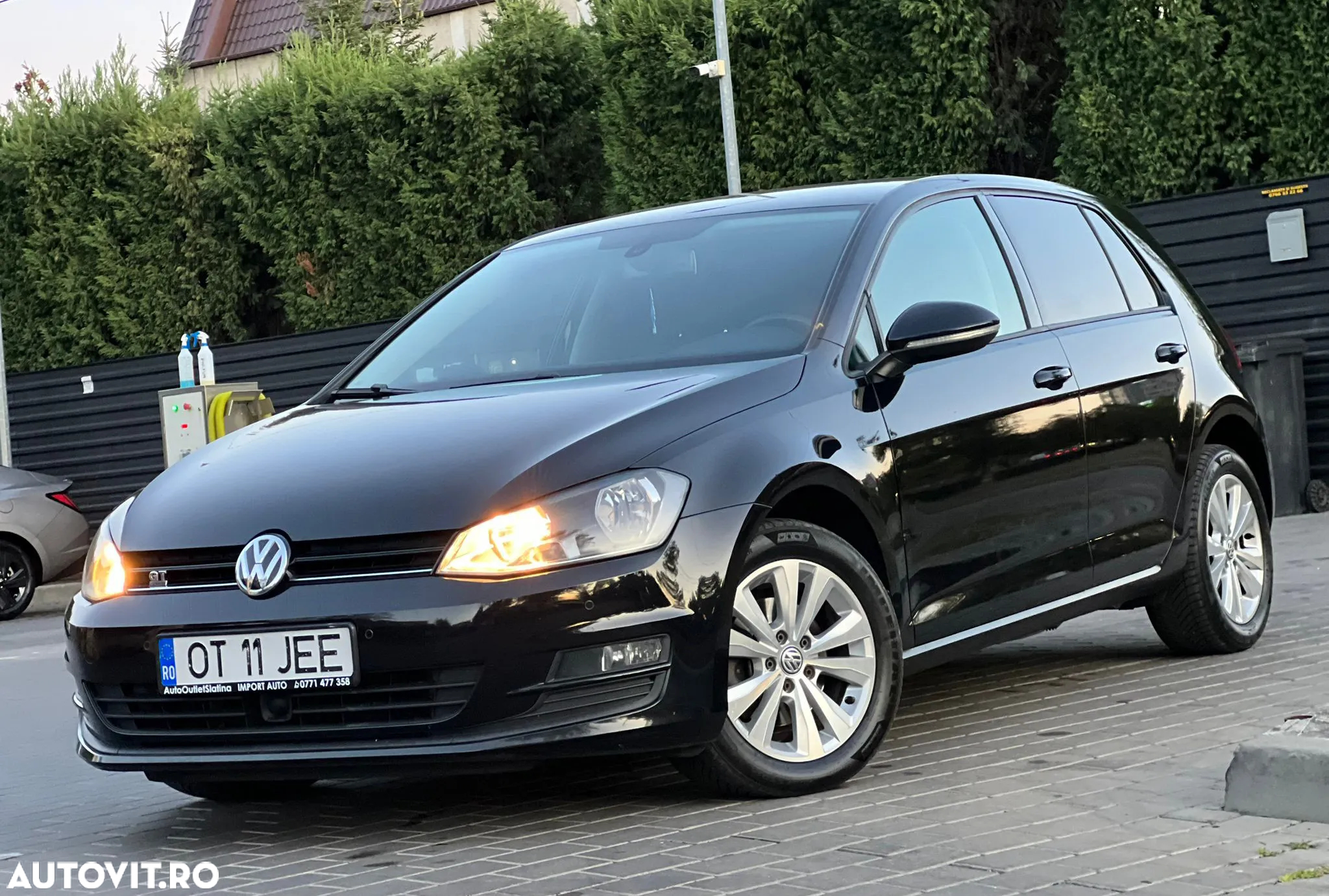 Volkswagen Golf 1.6 TDI (BlueMotion Technology) DSG Comfortline - 2