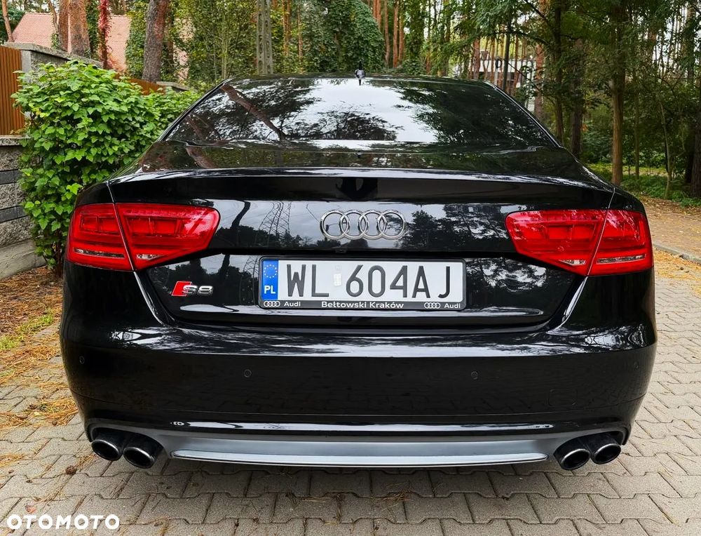 Audi S8 - 18