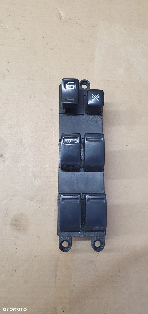 Przełącznik panel sterowania szyb Nissan Almera - 1