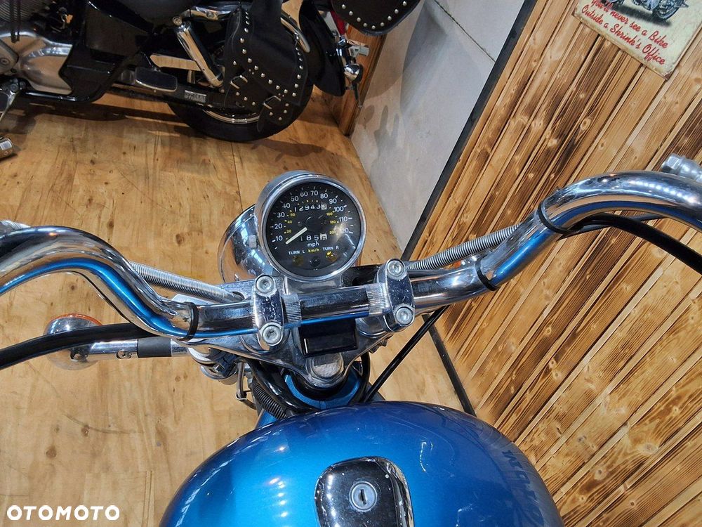 Suzuki Intruder - 14