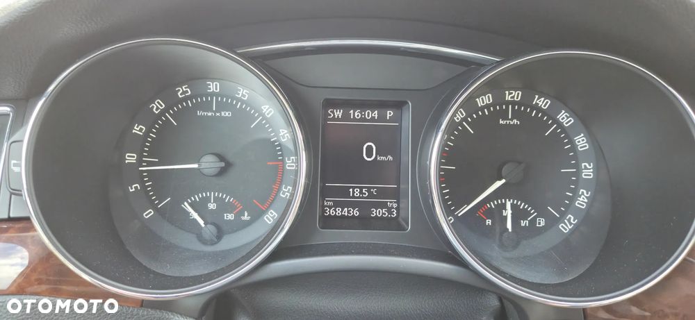 Skoda Superb 2.0 TDI 4x4 Elegance Outdoor DSG - 23