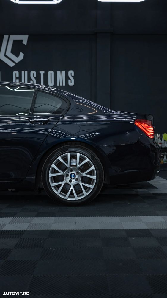 BMW Seria 7 750i xDrive - 27