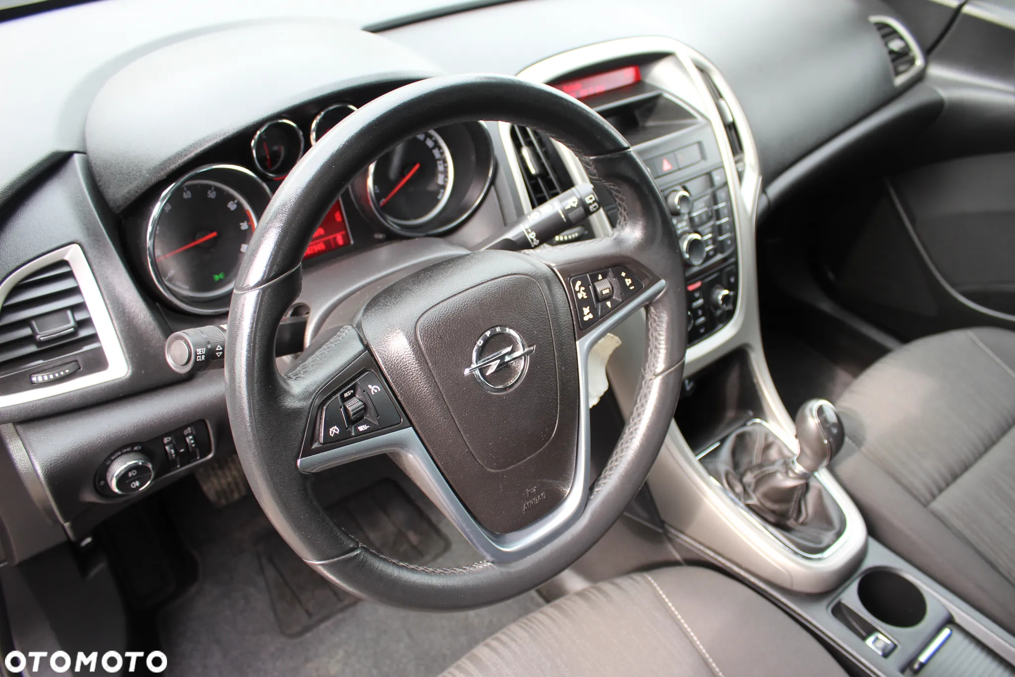 Opel Astra 1.6 Design Edition - 13
