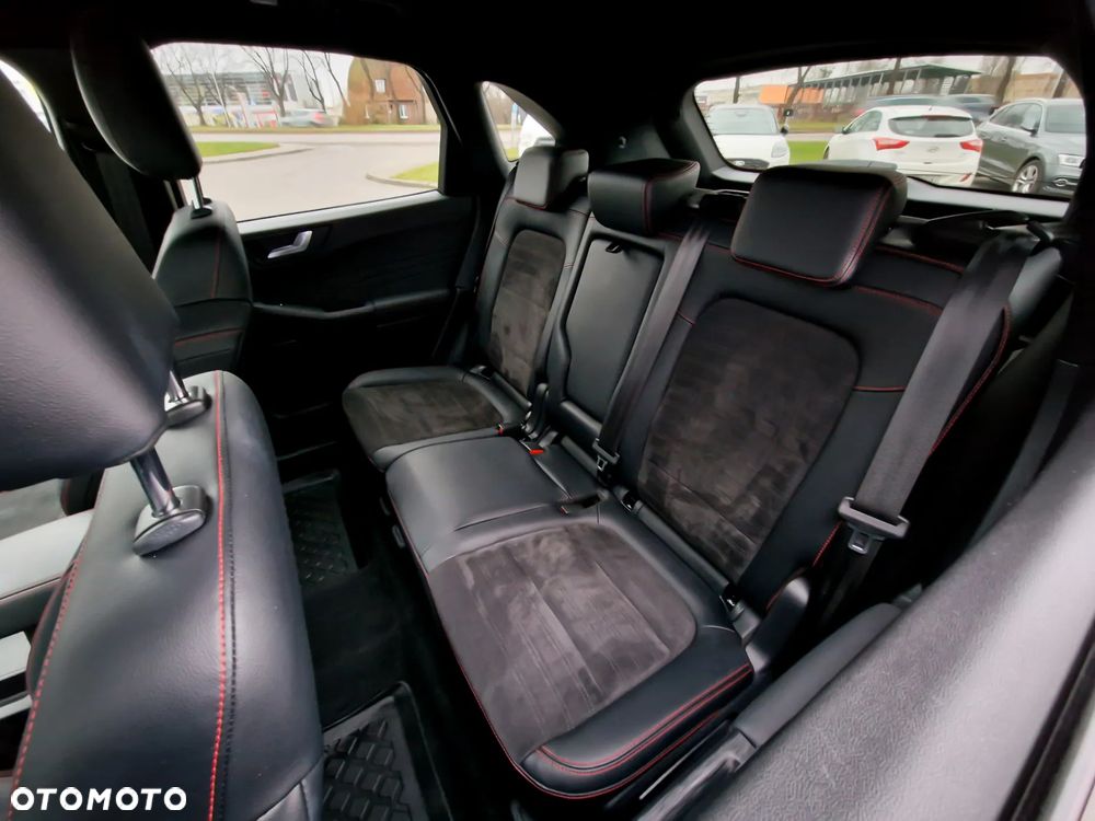 Ford Kuga 1.5 EcoBoost FWD ST-Line X - 23